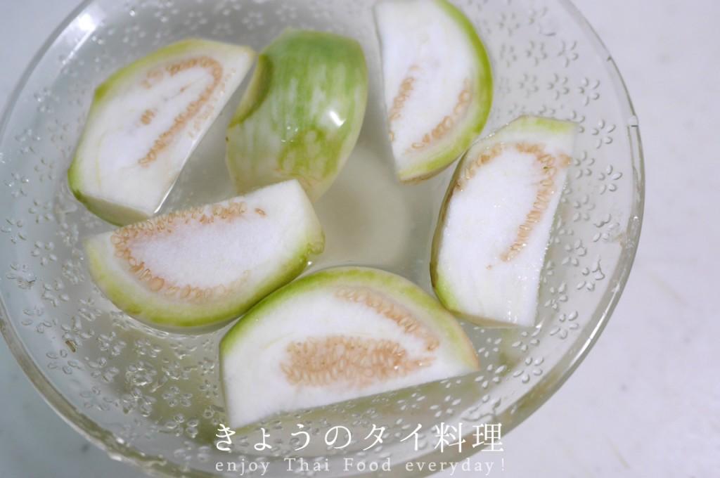 マクアポ収穫！タイの丸なすを栽培してみました | きょうのタイ料理